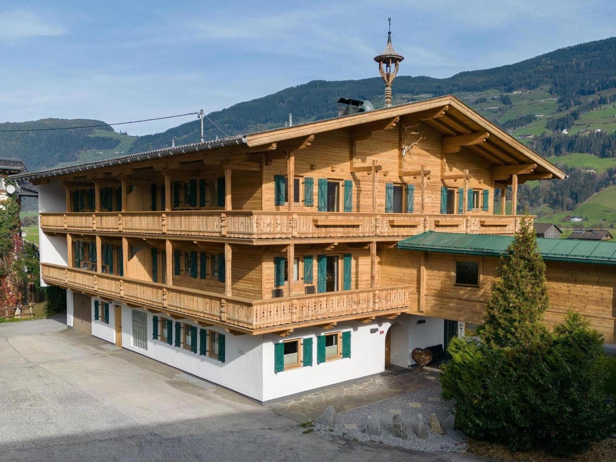 Apartment In Fuegen With A Garden Экстерьер фото