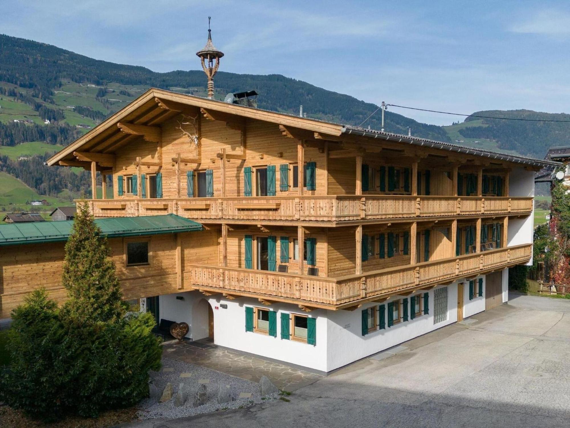 Apartment In Fuegen With A Garden Экстерьер фото